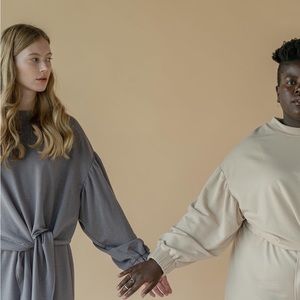 Vancouver brand “Vestige Story” Sweatshirt in Mink